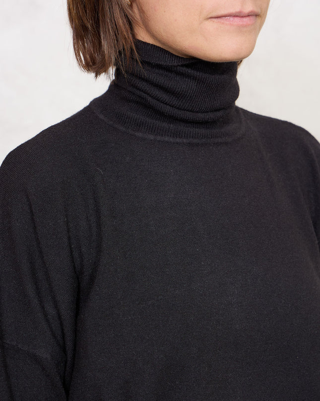 Pull collo alto nero - White Whise