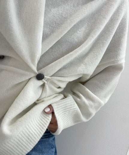 Pull con chiusura asimmetrica panna - Akep
